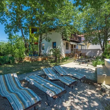 Дом отдыха Casa Ajla With Private Pool Velovici