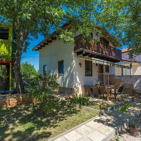 Vakantiehuis Casa Ajla With Private Pool Velovici