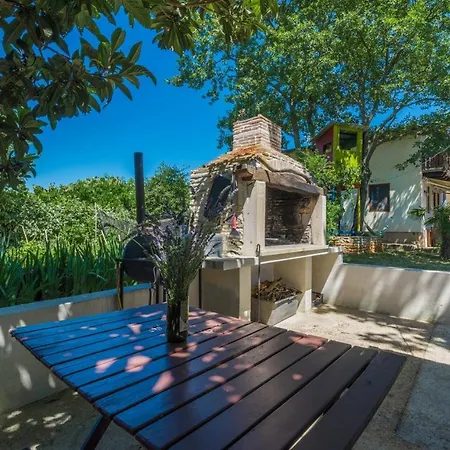 Casa Ajla With Private Pool Tatil Evi