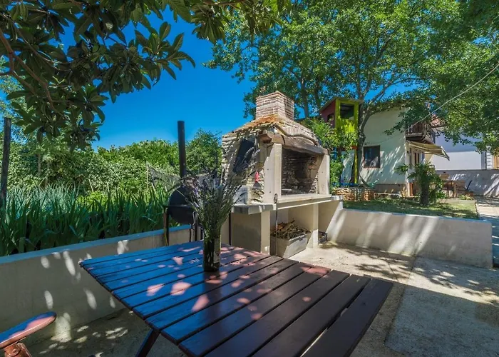 Casa Ajla With Private Pool Vakantiehuis