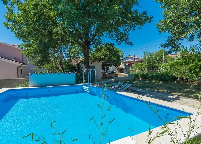 Vakantiehuis Casa Ajla With Private Pool