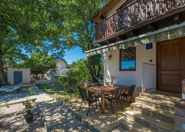 Casa Ajla With Private Pool Vakantiehuis