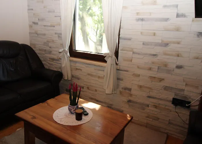 Casa Ajla With Private Pool Vakantiehuis Velovici