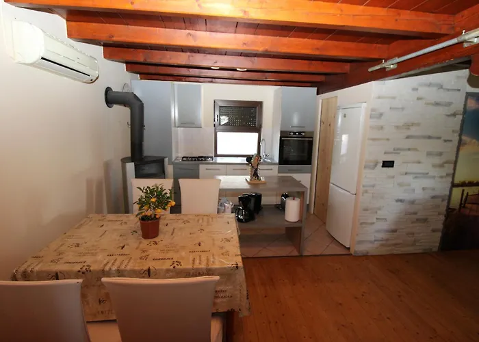 Casa Ajla With Private Pool Vakantiehuis *